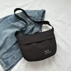 ショルダーバッグ カジュアル 春服コーデ こなれ白 韓国風 通勤 通学