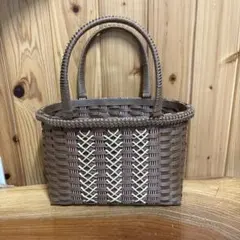 ブラウン編み込み楕円形かごバッグ