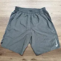 Nike ランニングショーツ グレーのサムネイル