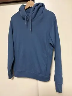 美品！UNIQLO プルオーバーパーカー／フーディー