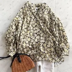 美品 メゾンキツネ コットン 花柄 バンドカラー シャツブラウスのサムネイル
