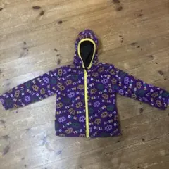 カラフルなフード付きアウター