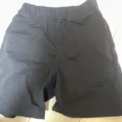 UNIQLO 黒 ハーフパンツ 130 ストレッチ