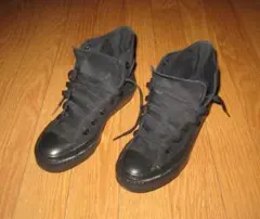 美品！コンバースのスニーカー「キャンバス オールスターHIブラックモノクローム」