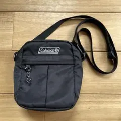 Coleman ブラック ショルダーバッグ