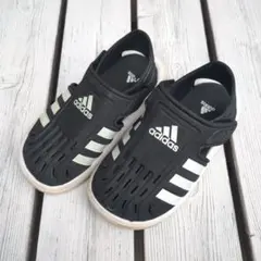 adidas オープントゥサンダル ブラック　16センチ