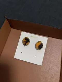 べっ甲柄風ピアス　チタン製