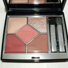 Dior サンククルール　823 ローザ　ムタビリス