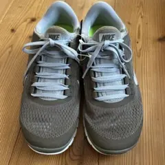 新品未使用☆ NIKE ランニングシューズ25.5cm