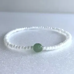 ビーズブレスレット　パールホワイト　カットグリーンアベンチュリン
