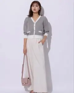 ブローチ付カーデプルオーバーのサムネイル