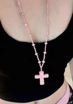 十字架ネックレスピンク