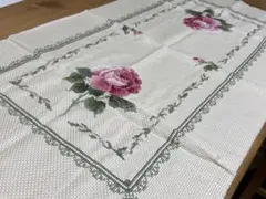 クロスステッチ　テーブルクロス　バラ