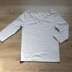 GU 七分袖 Vネック トップス　リブT