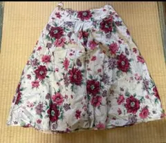 新品未使用　美品　LAURA ASHLEY 花柄フレアスカート サイズ7のサムネイル
