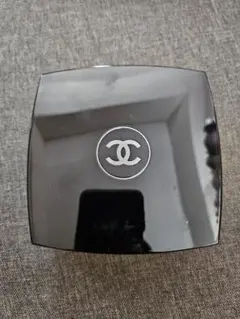 CHANEL パウダーの空箱
