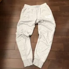 PUMA グレー ジョガーパンツ