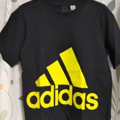 adidas 黒/黄色 ロゴ Tシャツ　140cm
