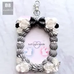 【B8】トレカケース ホイップデコ 硬質ケース 丸枠 グレー×白 黒リボン 薔薇