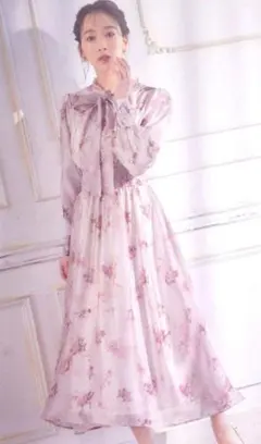 ウエストシャーリングボウタイリボンシアーフラワープリントワンピース　ピンク