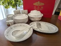唐山紅玫瑰 ファインボーンチャイナ 食器セット 46点 未使用 唐山紅玫瑰 ファインボーンチャイナ 食器セット 46点 未使用 - メルカリ