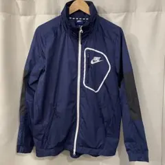 Item thumbnail for item 81a5928d-a8ee-491b-8602-fde1502b3ce2