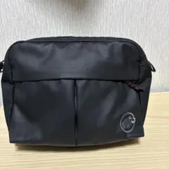 『美品』ボディバッグ ナイロン 大容量 黒 男女兼用 マムート