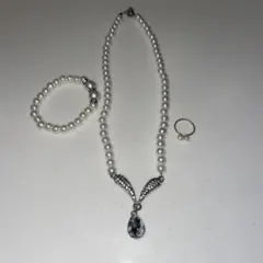 パールとクリスタルのジュエリーセット