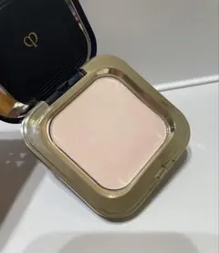 クレドポーボーテ フェイスパウダー プードルコンパクトエサンシエルn