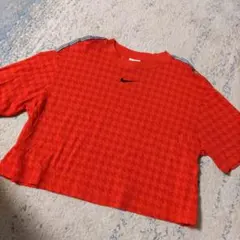 ナイキ　NIKE　スポーツウェア　ショート丈トップス　赤
