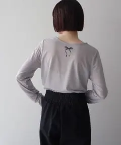 リボンプリントシアープルオーバー グレー