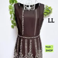 カムワットメイ・LLノースリーブ膝丈ワンピース フレア 花柄 ブラウン