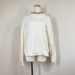 美品 スタディオクリップ フリルネック プルオーバー F ホワイトのサムネイル