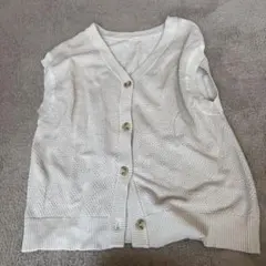 ホワイトニットベスト Vネック ボタン付き