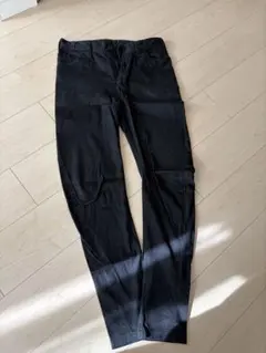 最終値下げjulius ストレッチデニムパンツ　ブラックのサムネイル
