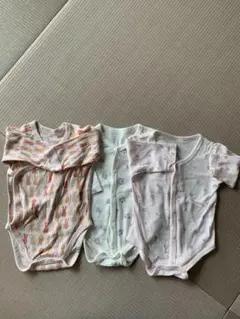 ユニクロ他　長袖肌着ロンパース70センチ3枚組