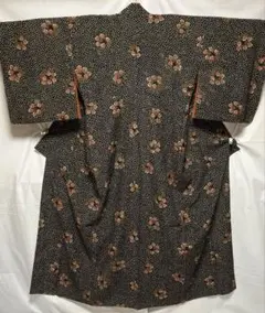 2-B 着物　黒地　胴抜き仕立て　ポリエステル　洗える着物　単衣　裄丈70