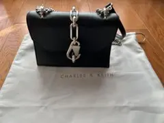 CHARLES & KEITH チャールズアンドキース　ブラック　チェーン