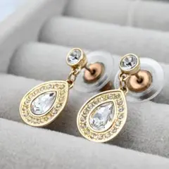 SWAROVSKI スワロフスキー stilla ドロップピアス 片耳のみ - メルカリ