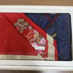 新品未使用！クリスチャンディオールとセリーヌのハンカチ2枚セットです♪