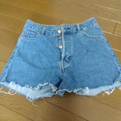 美品　H&M ビンテージデニムショーツ EUR 34