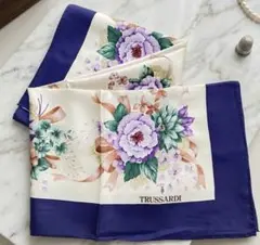 トラサルディ TRUSSARDI 花柄 大判 シルクスカーフ ヴィンテージ