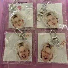 TREASURE ヒョンソク 顔アクキー 喜怒哀楽　①