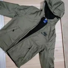 キッズNike オリーブ色 ジャケット Mサイズ