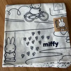 新品　ミッフィー ハンカチ miffy 大判バンダナ　保育士にも