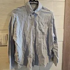 薄い青 ボタンアップシャツ 左胸ポケット付き