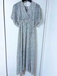 新品　GRL　ワンピース　M ブラック　黒　ホワイト　白　半袖