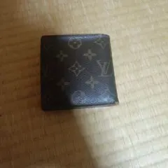 Louis Vuitton モノグラム 二つ折り財布　ヴィンテージ品