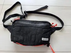 Takao Mountain Book hip bag レッド　数回使用 Takao Mountain Book hip bag レッド 数回使用 Takao Mountain Book