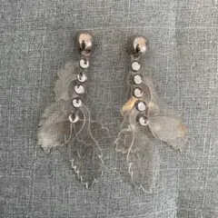 ザダラス　透明な葉デザインのイヤリングのサムネイル